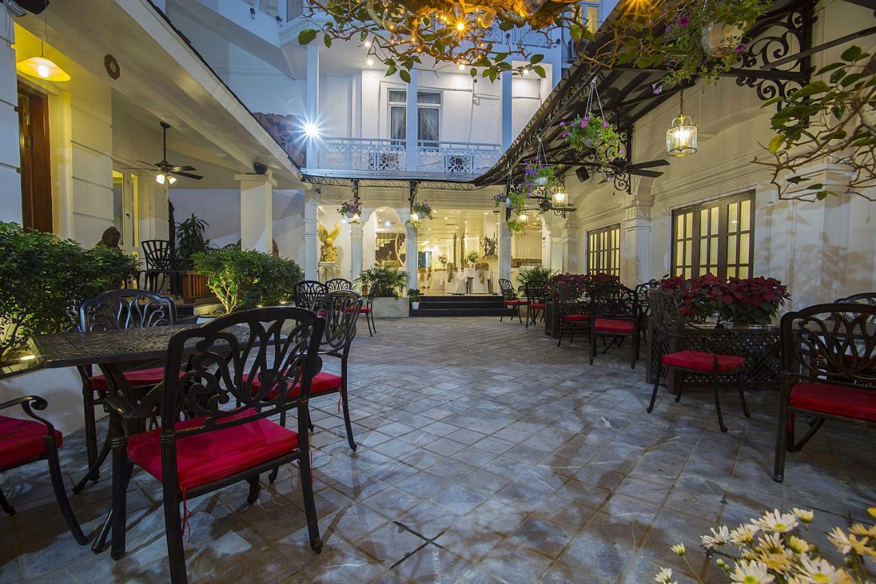 New Era Hotel&Villa Hanoi Buitenkant foto